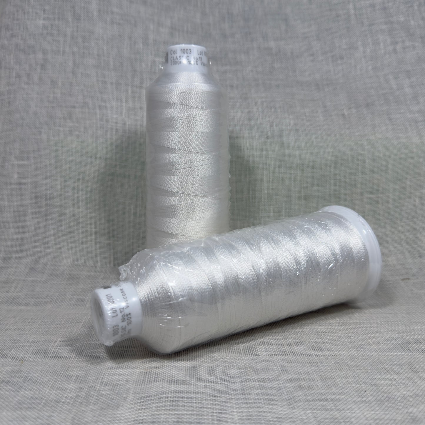 Madeira Rayon Classic num. 12 - blanco roto 1003
