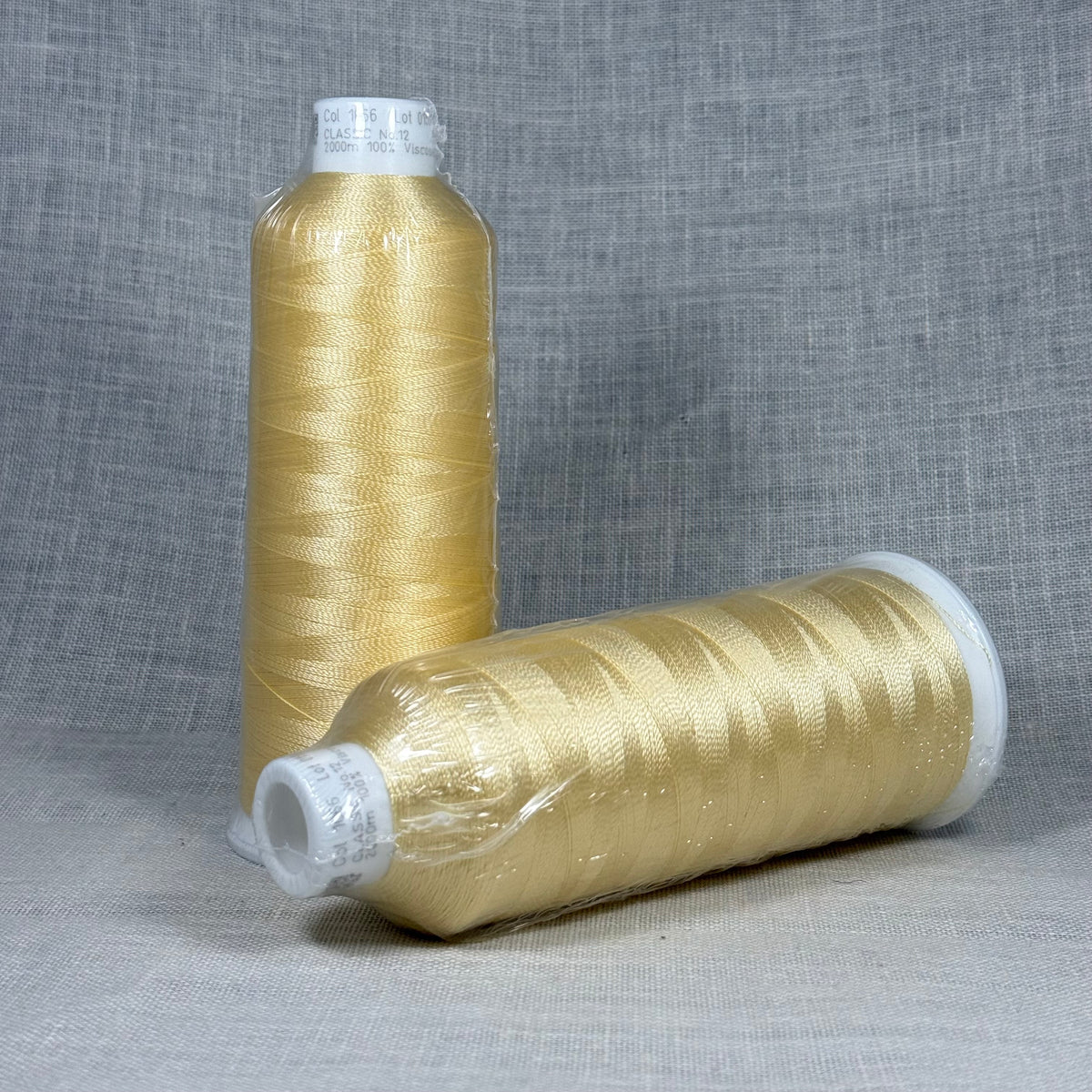 Madeira Rayon Classic num. 12 - amarillo claro 1156