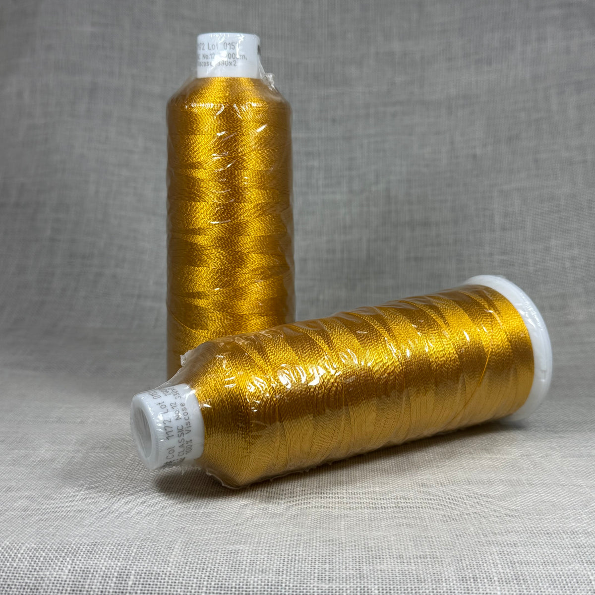 Madeira Rayon Classic num. 12 - dorado 1172