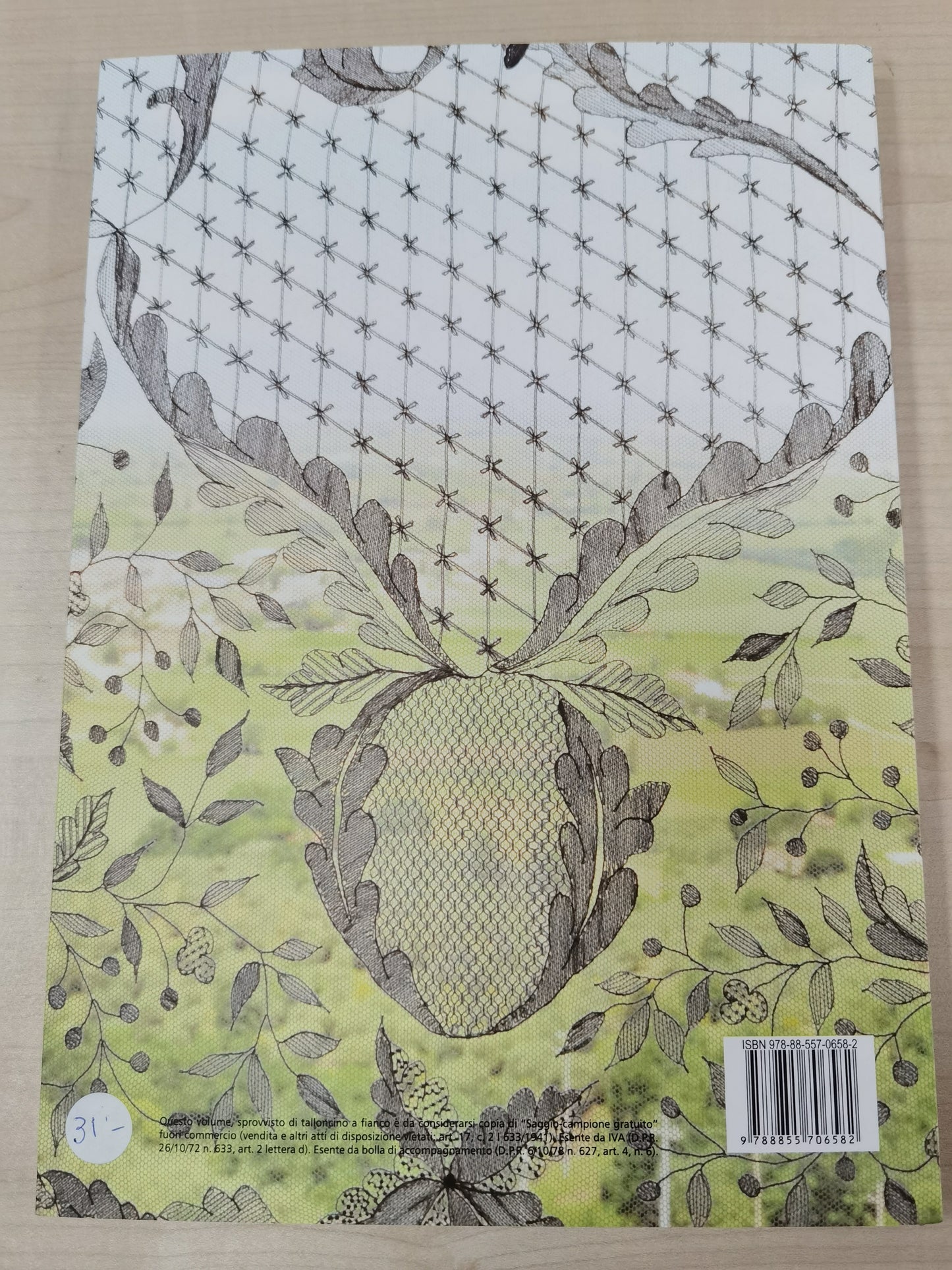 Libro bordado en tul Paola Matteucci