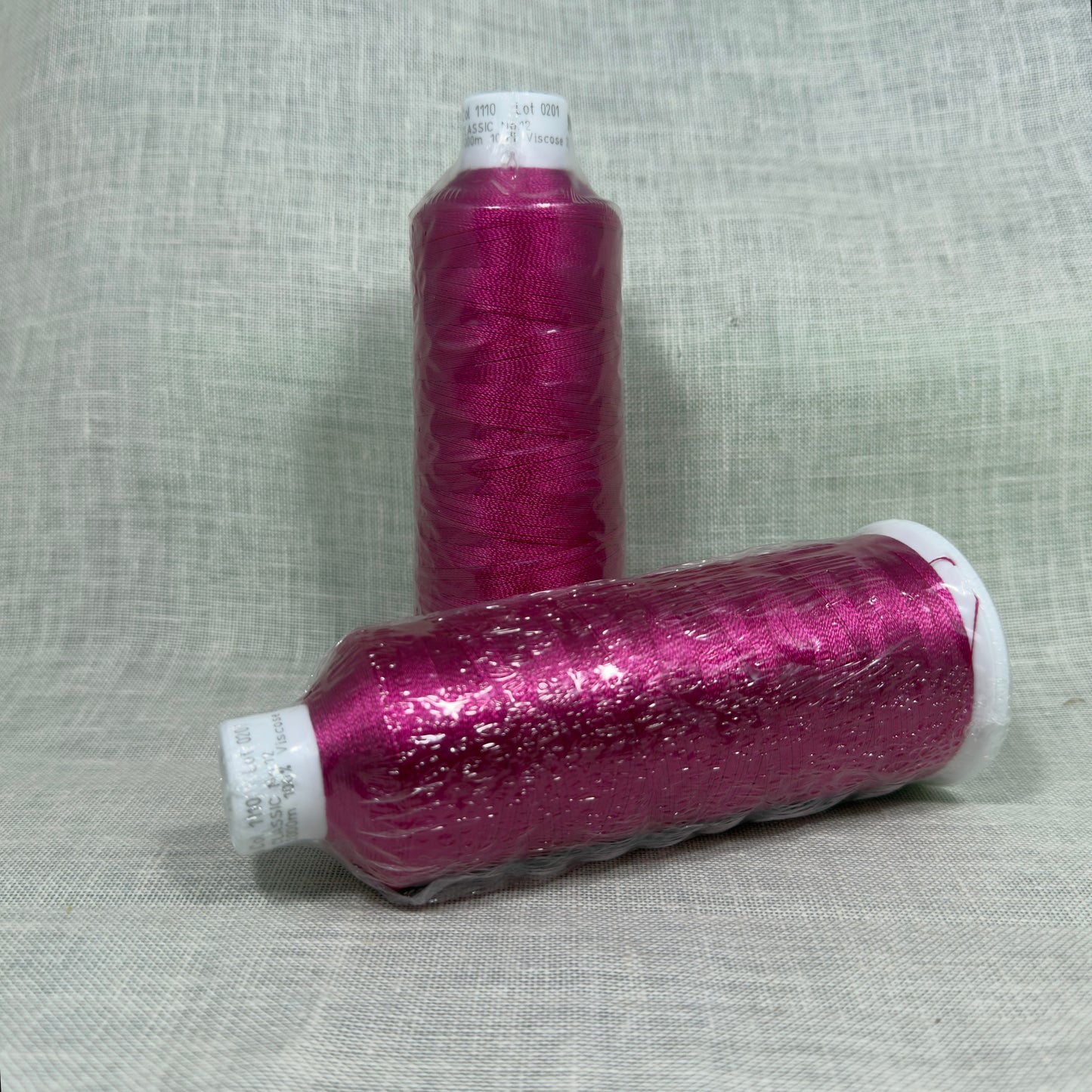 Madeira Rayon Classic num. 12 - fucsia 1110