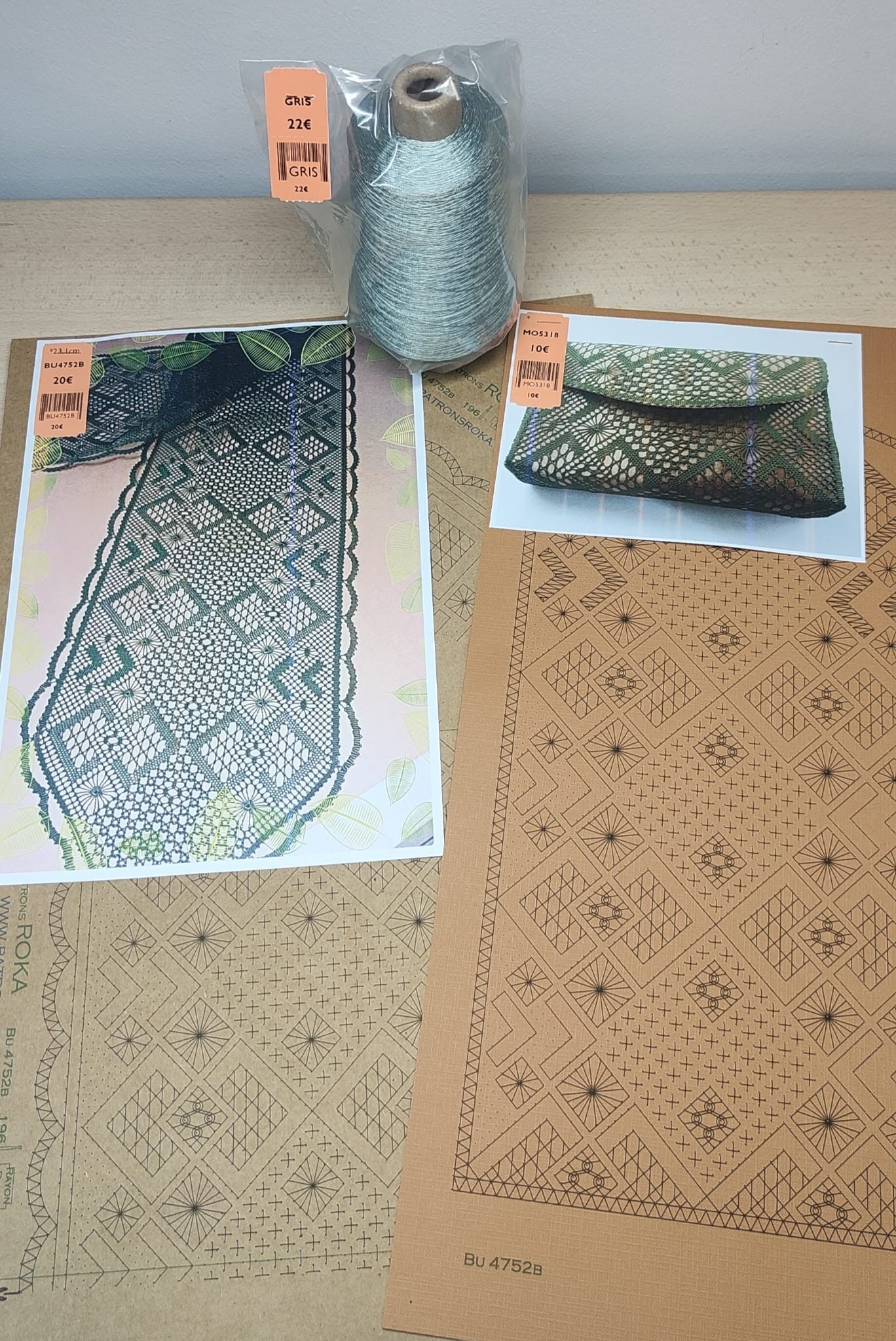 Bu+ mo + hilo gris
