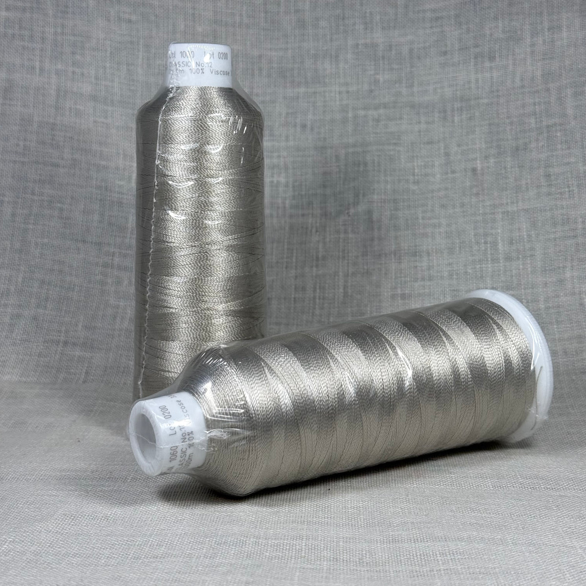 Madeira Rayon Classic num. 12 - plata 1010